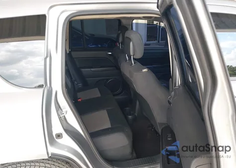 2015 Jeep Compass Sport z USA, uszkodzony, nr VIN 1C4NJCBA2FD156097